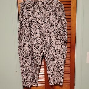 Chic Leopard Print  Women's Pajama Pants